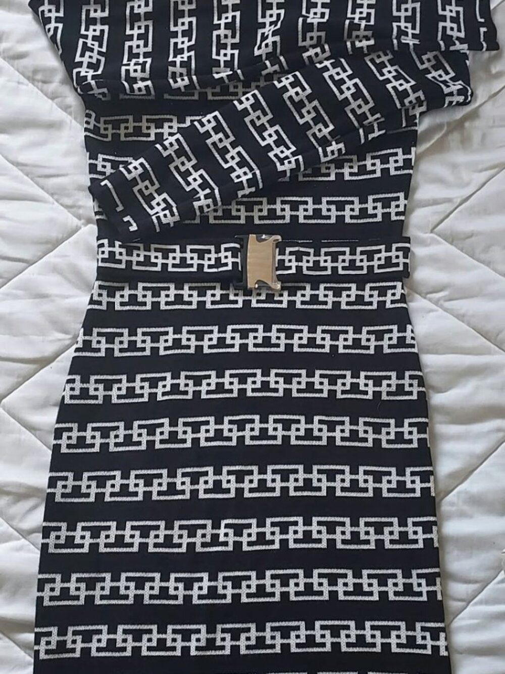 Women's belted dress - Jolie & Joy - Size small - black & white knitted